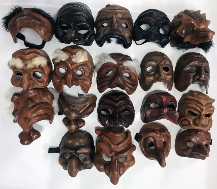 Máscaras para cenografia com o nosso artigo "Cabeça Lavada"